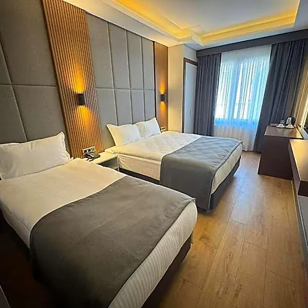 Hotel Center Hill 3*