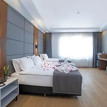 Hotel Center Hill 3*