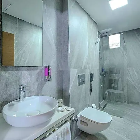 Center Hill Hotel 3*
