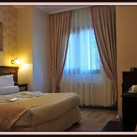 Hotel Center Hill 3*